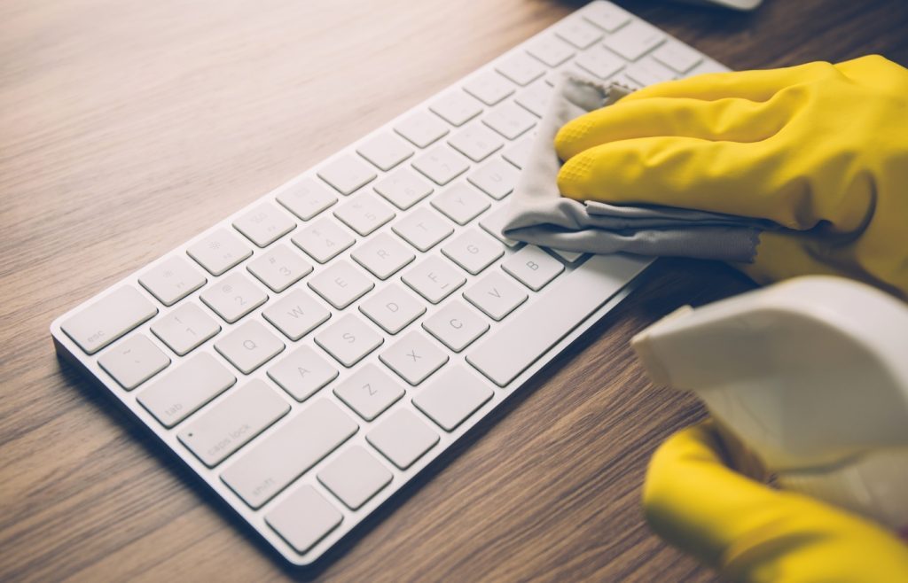 comment nettoyer clavier ordinateur