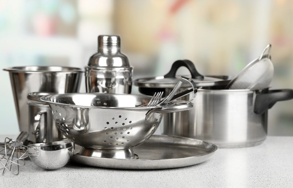 nettoyer casseroles inox