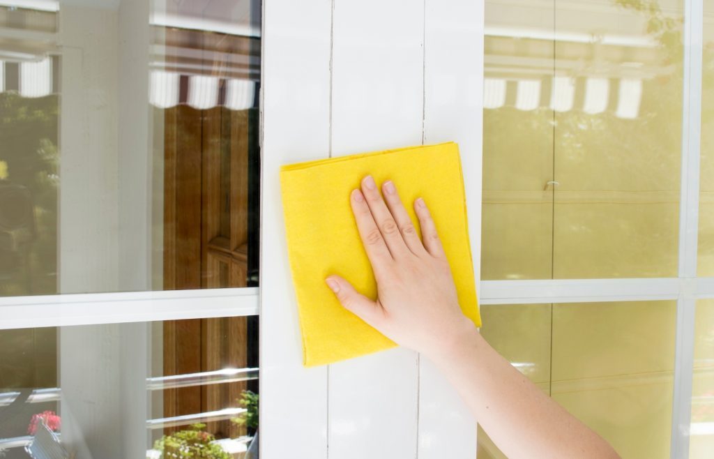 nettoyer vitre en aluminium