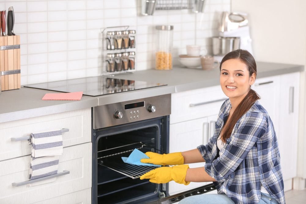 comment nettoyer des grilles de four encrassées